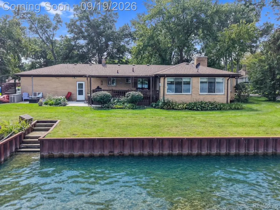 7139 Capri Drive, White Lake, MI 48383 - #2