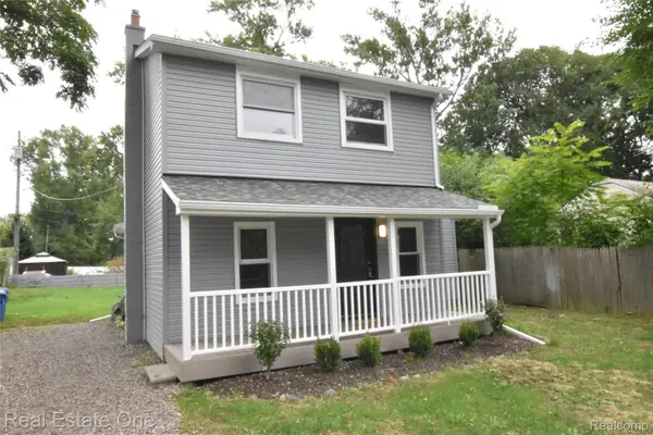 1565 Parkway Street, Waterford, MI 48328