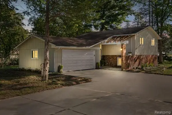 1960 Glen Iris Drive, Commerce, MI 48382 - #1