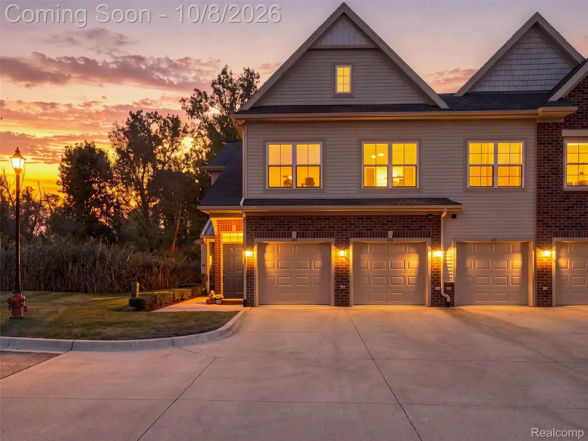622 Pointe Drive, Walled Lake, MI 48390 - #1