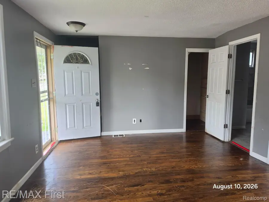6752 Meadow Avenue, Warren, MI 48091 - #2