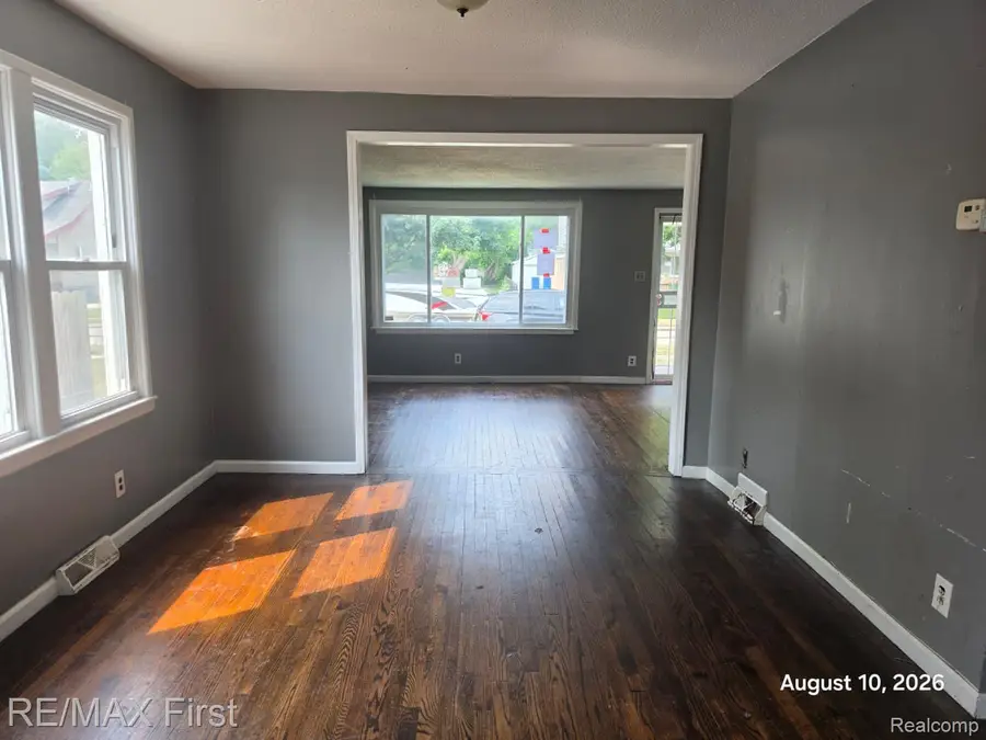 6752 Meadow Avenue, Warren, MI 48091 - #3