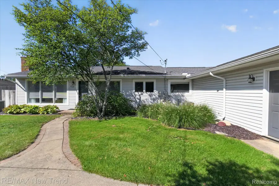 2529 S Commerce Road, Wolverine Lake, MI 48390 - #2
