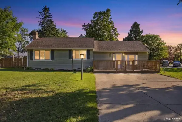 901 Glaspie Road, Oxford, MI 48371