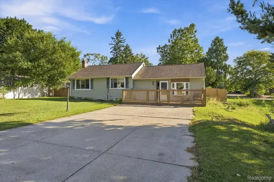 901 Glaspie Road, Oxford, MI 48371 - #2