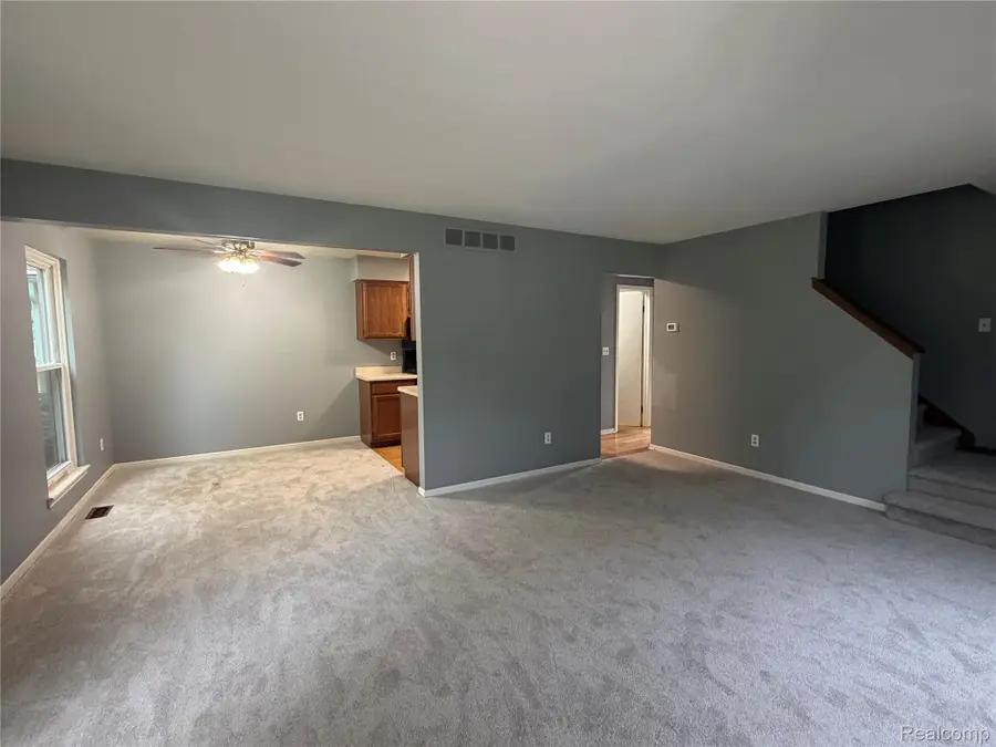 7943 Pontiac Lake Road, Waterford, MI 48327 - #2