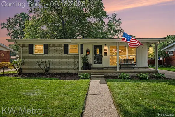 637 Kenyon Drive, Troy, MI 48083