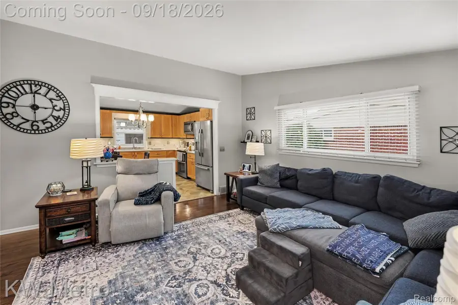 637 Kenyon Drive, Troy, MI 48083 - #3