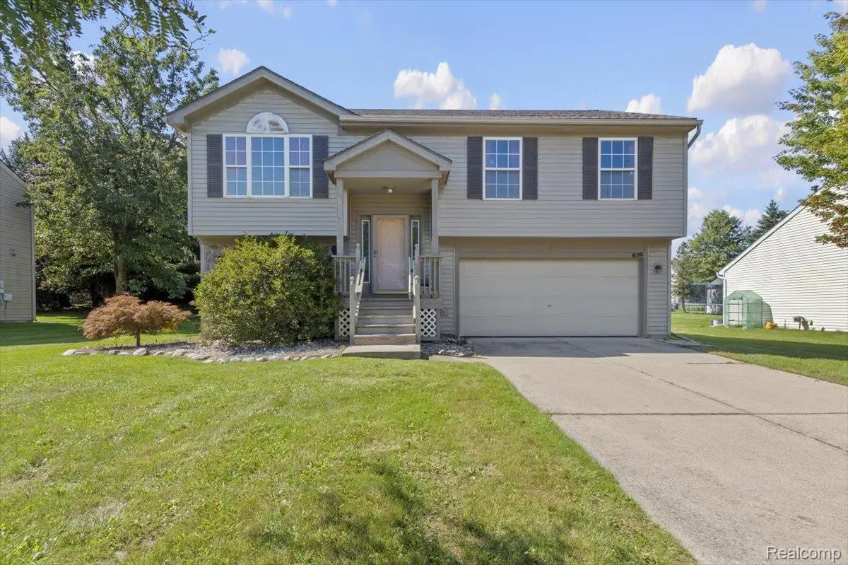 659 Andover Woods Drive, Fenton, MI 48430 - #1