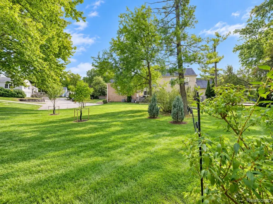 1476 Saddle Lane, Rochester Hills, MI 48306 - #2