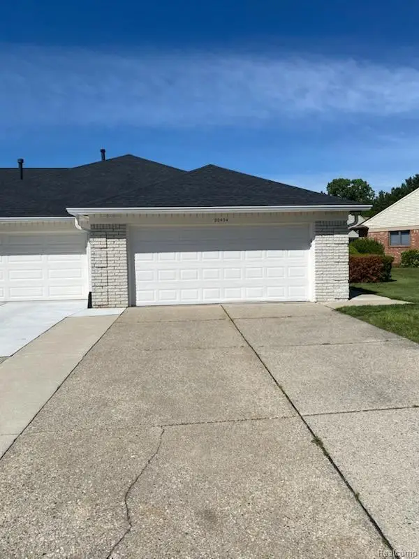 20404 Birch Meadow Drive, ClintonTownship, MI 48036