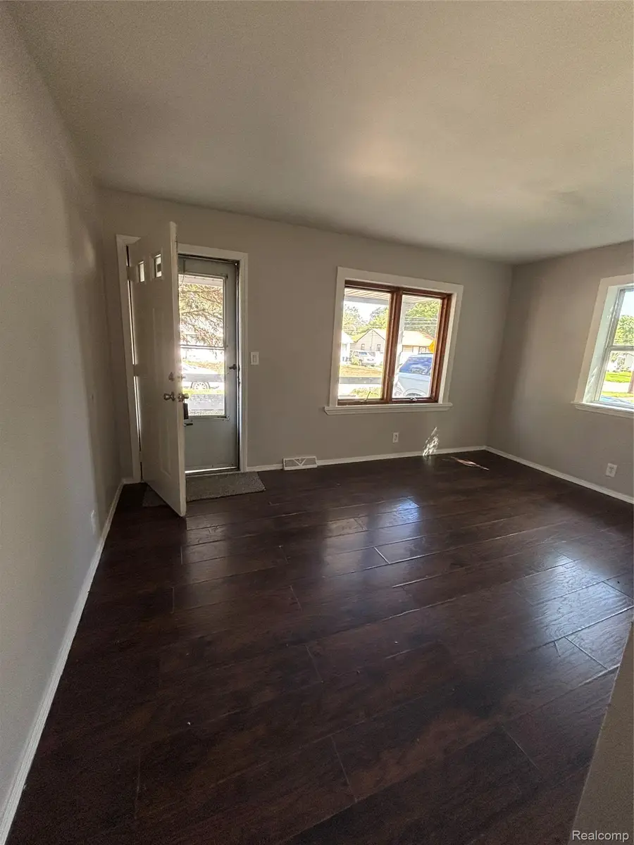 2836 Thom Street, Flint, MI 48506 - #3