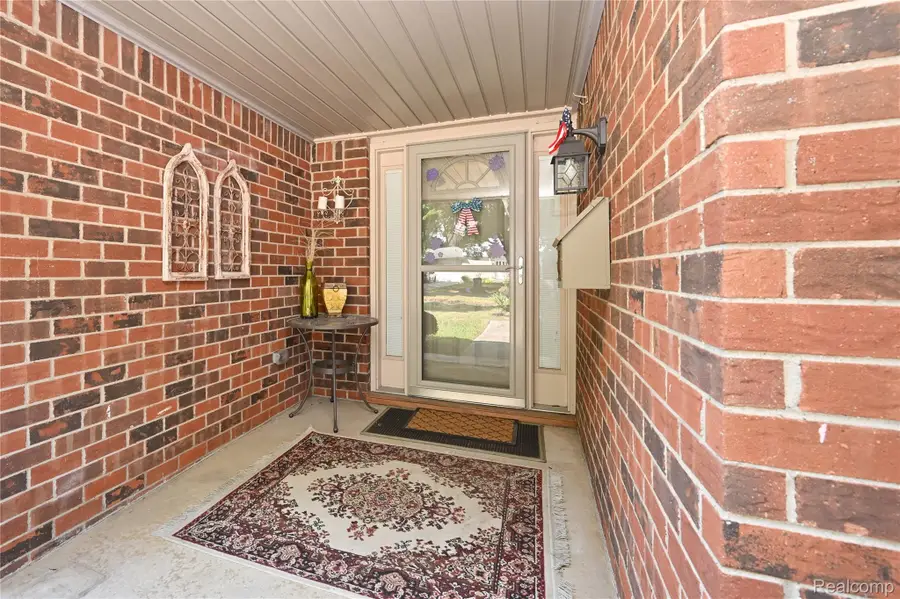 668 Randall Drive, Troy, MI 48085 - #2