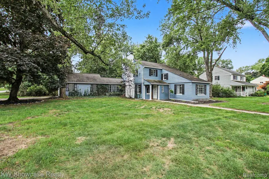 7361 Honeysuckle Road, West Bloomfield, MI 48324 - #3