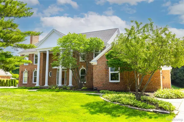 4866 Riverchase Drive, Troy, MI 48098