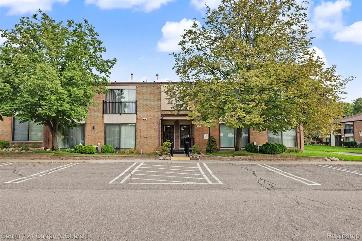18327 University Park Drive, Livonia, MI 48152 - #1