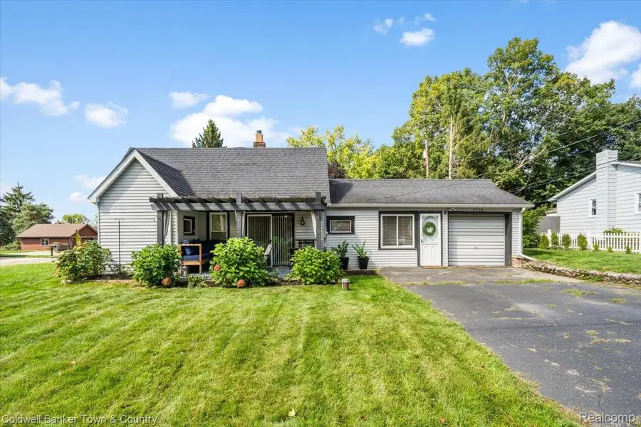 2710 Lakeridge, Wixom, MI 48393 - #2