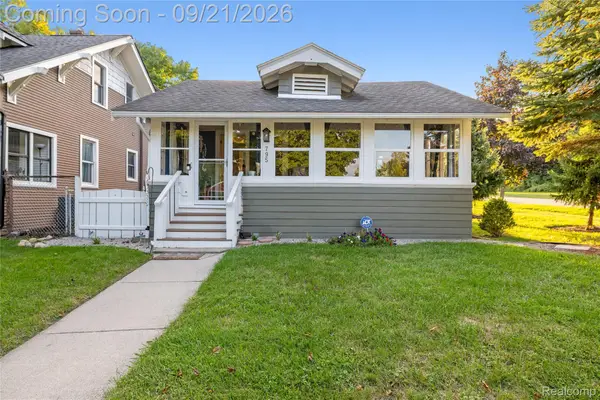 795 Carpenter Street, Northville, MI 48167