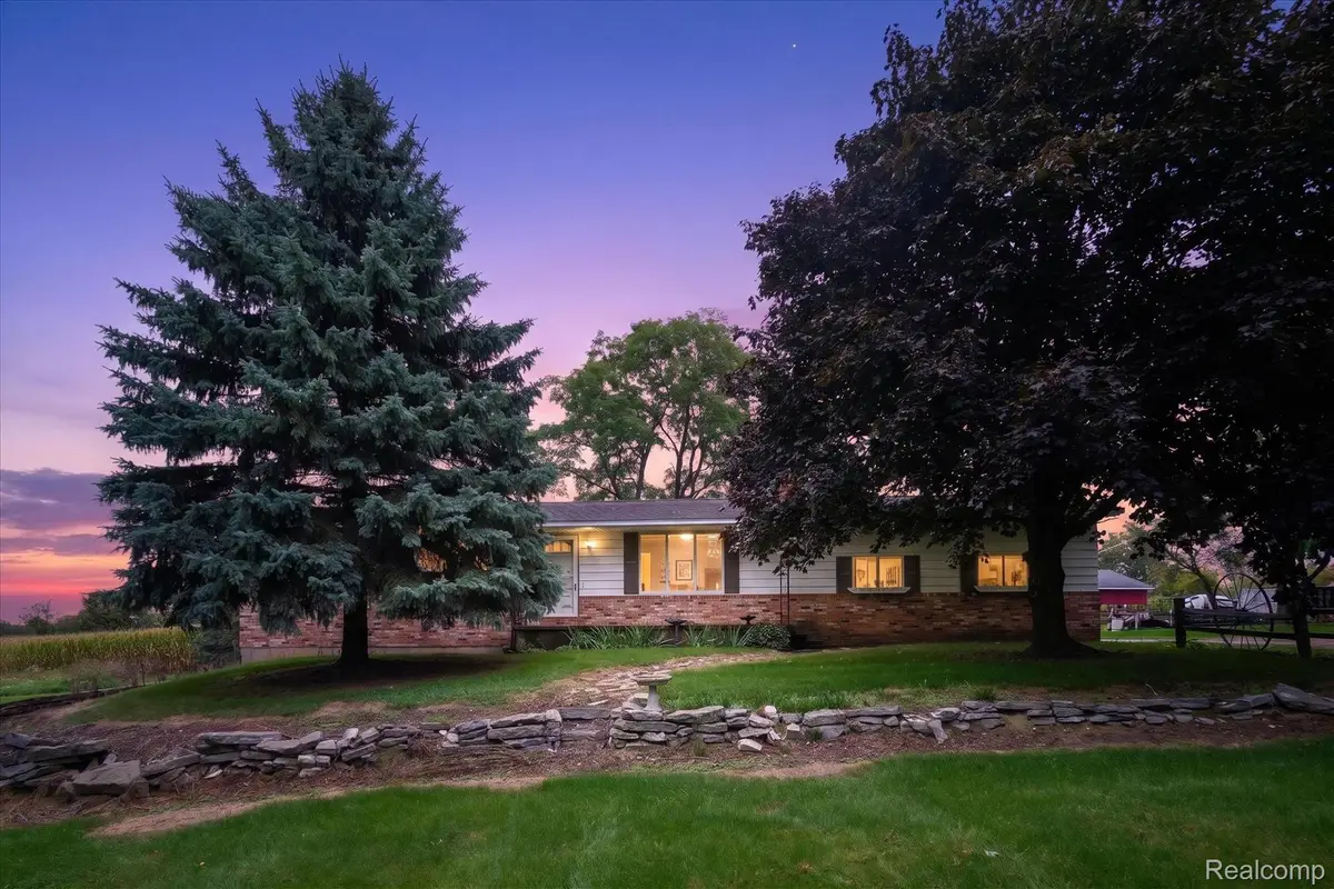 4924 W Caro Road, Vassar, MI 48768 - #1
