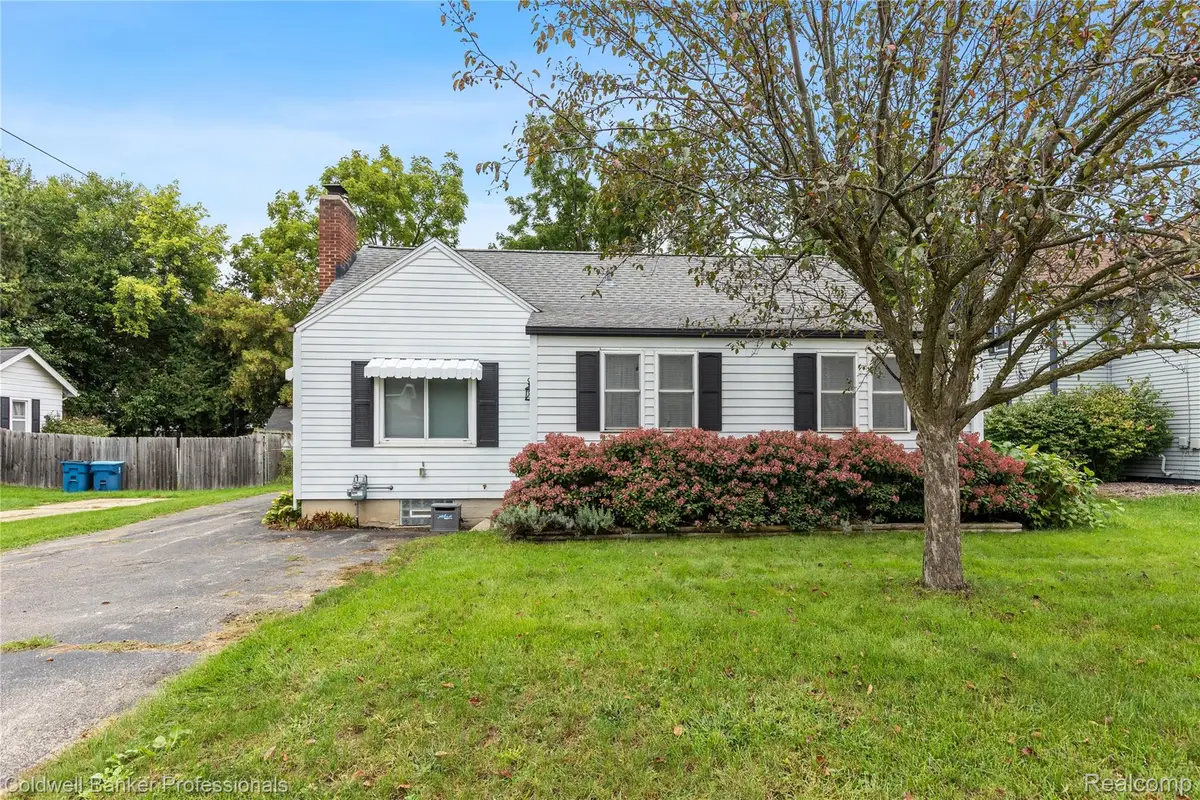 909 Cogswell Street Nw, Walker, MI 49544 - #1
