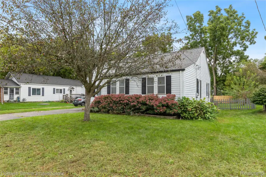909 Cogswell Street Nw, Walker, MI 49544 - #3
