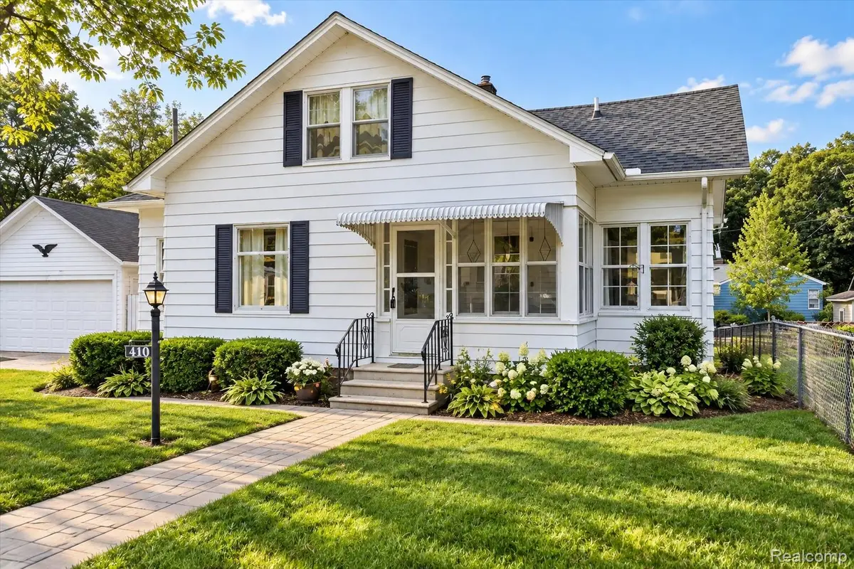 410 S Center Street, Howell, MI 48843 - #1