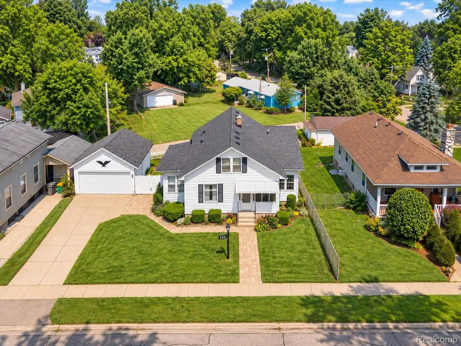 410 S Center Street, Howell, MI 48843 - #2