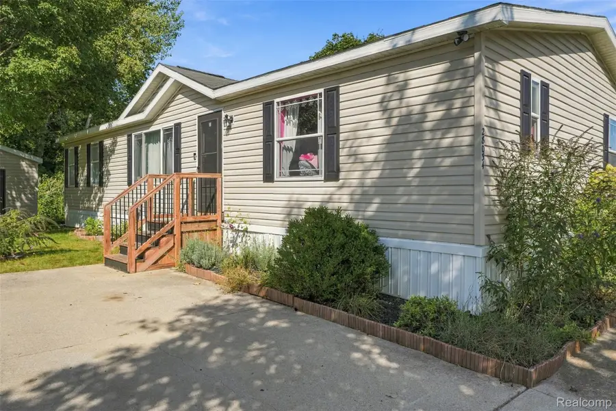 28034 Charlemagne, Romulus, MI 48174 - #3