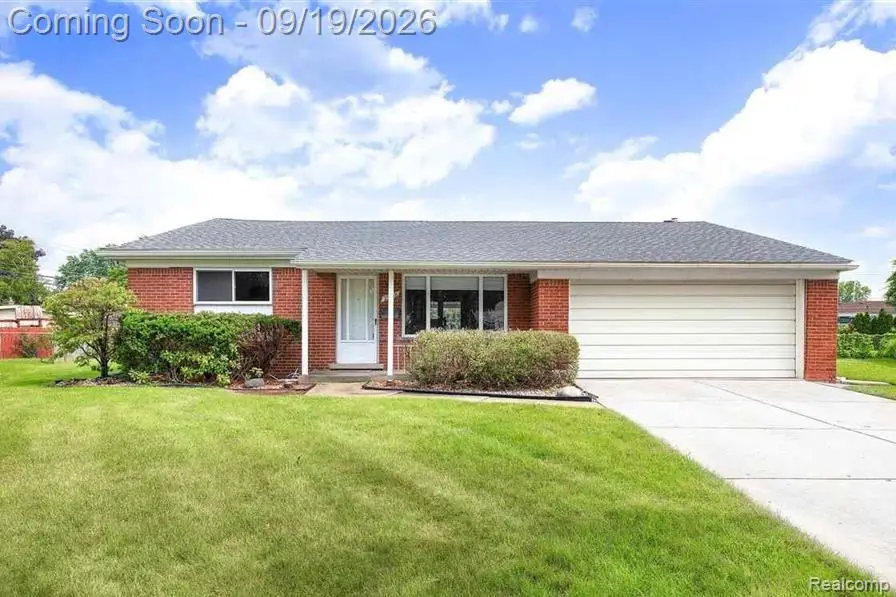 29138 Apolonia Drive, Warren, MI 48092 - #1