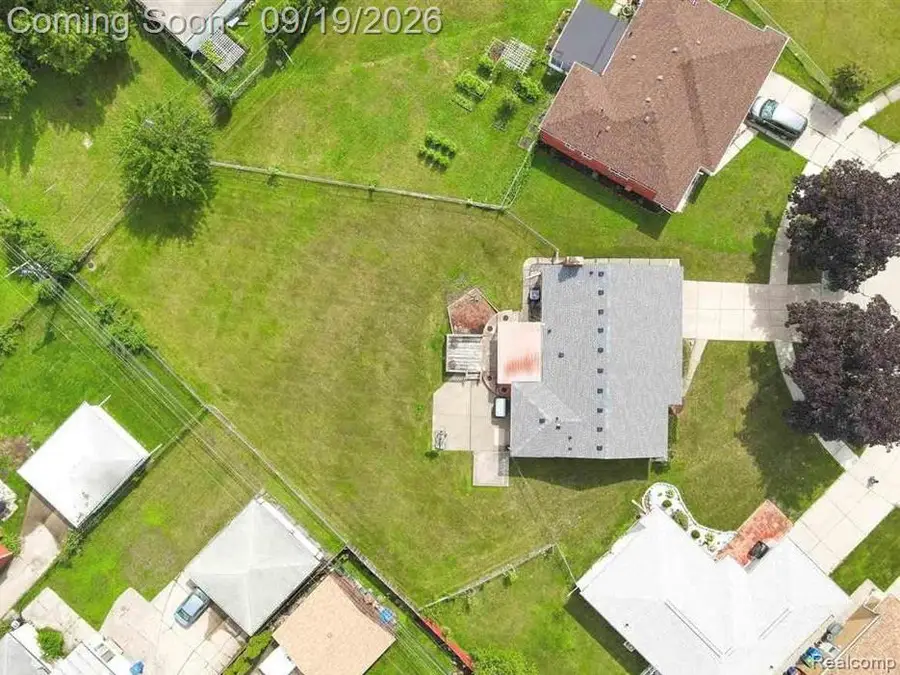 29138 Apolonia Drive, Warren, MI 48092 - #2