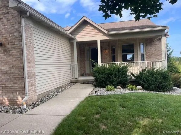 6294 Princess Court, Flushing, MI 48433
