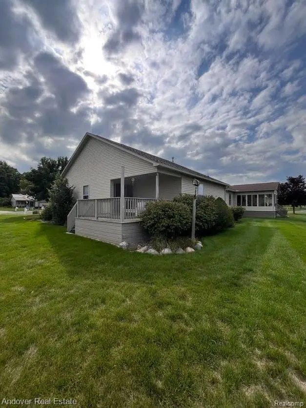6294 Princess Court, Flushing, MI 48433 - #2