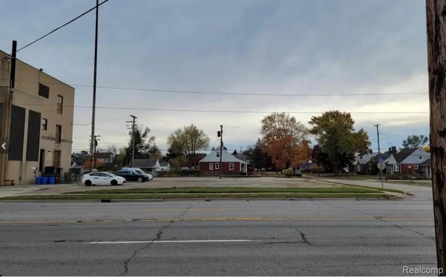 7356 E 10 Mile Road, Center Line, MI 48015 - #3