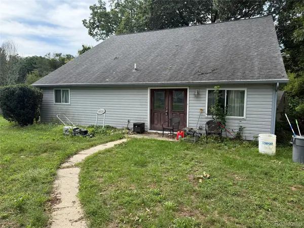 9531 Portage Trail, WhiteLake, MI 48386