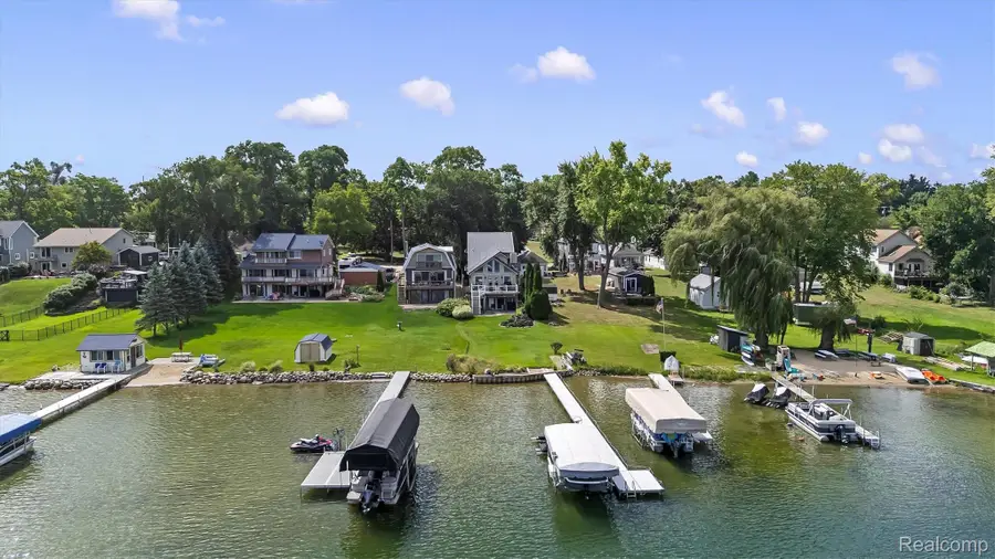 1424 W Oakley Park Road, Commerce, MI 48390 - #3