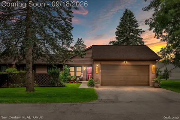 7746 Oakland Place, Waterford, MI 48327