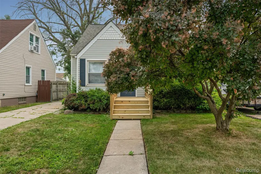 22506 Tuscany Avenue, Eastpointe, MI 48021 - #3