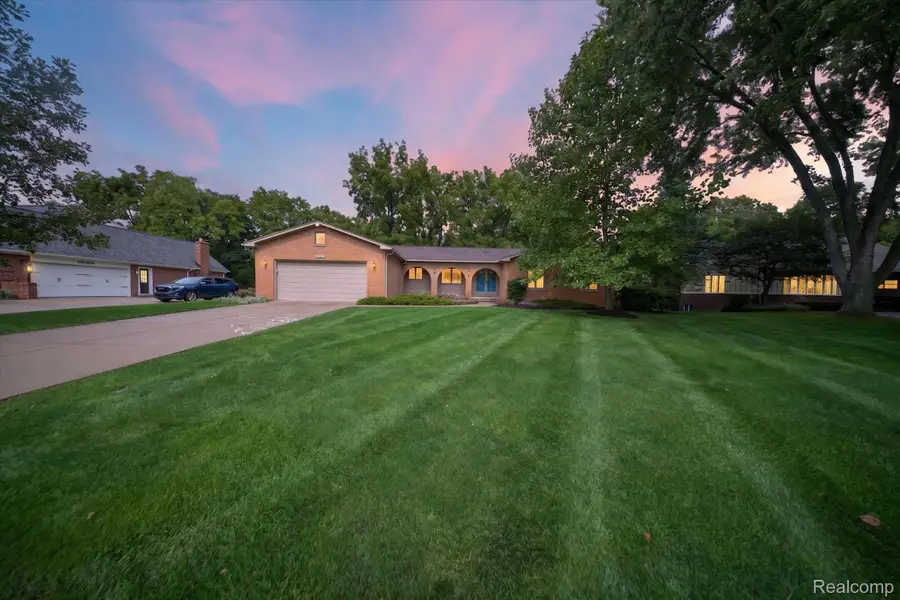 48040 Brewster Court, Plymouth, MI 48170 - #3