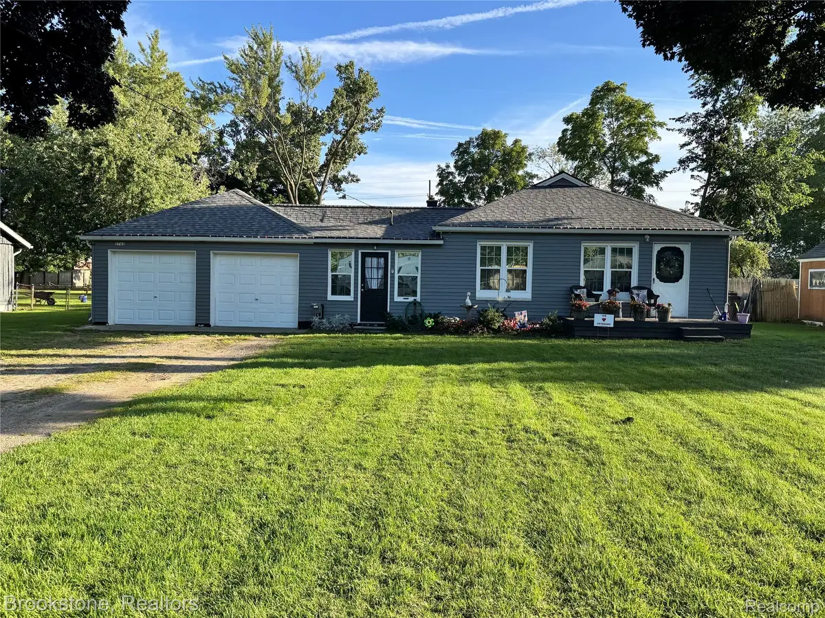 5763 Graves Street, Waterford, MI 48327 - #1
