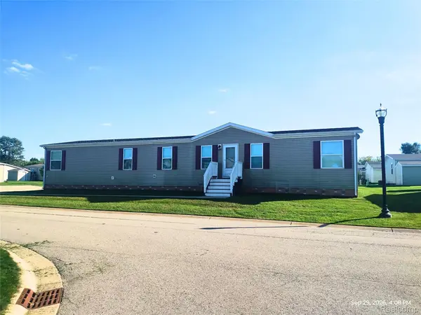 11184 Juniper Ridge Court, SouthLyon, MI 48178