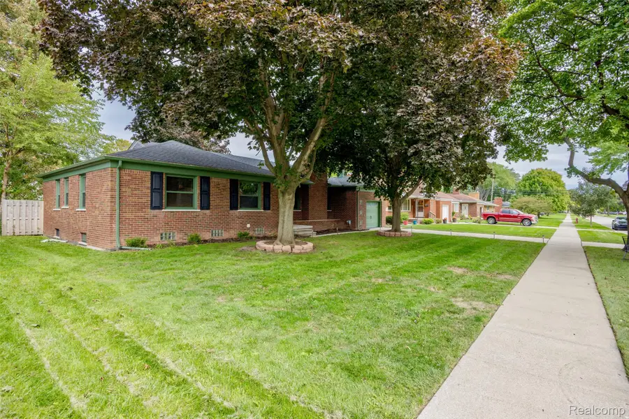 21819 Edgewood Street, Saint Clair Shores, MI 48080 - #3