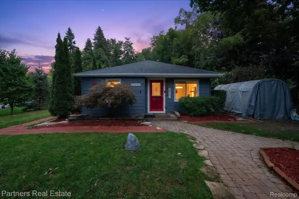 3937 Highcrest Drive, Brighton, MI 48116