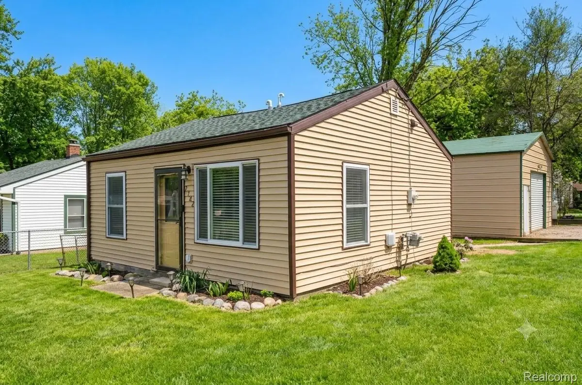 2182 E Boatfield Avenue, Burton, MI 48529 - #1