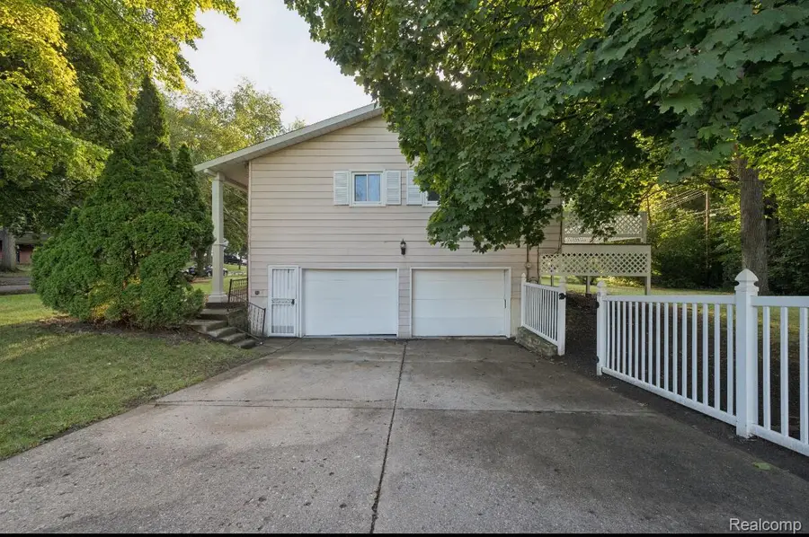 4417 Greenbrook Lane, Flint, MI 48507 - #2
