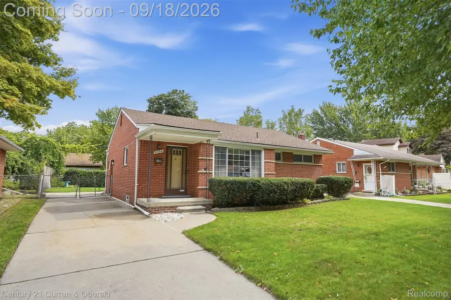 8330 Winston Lane, Dearborn Heights, MI 48127 - #2