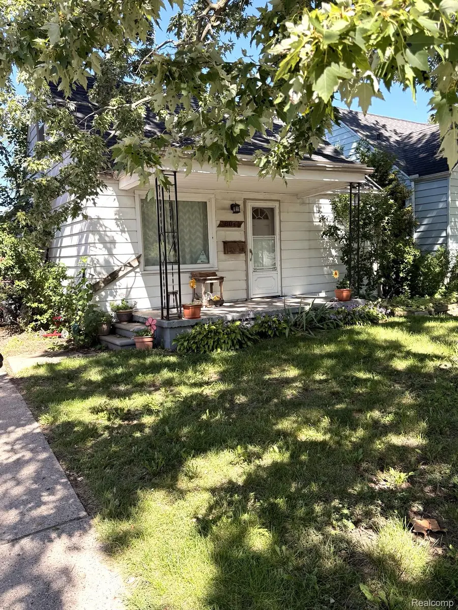 18047 Eastland Street, Roseville, MI 48066 - #2