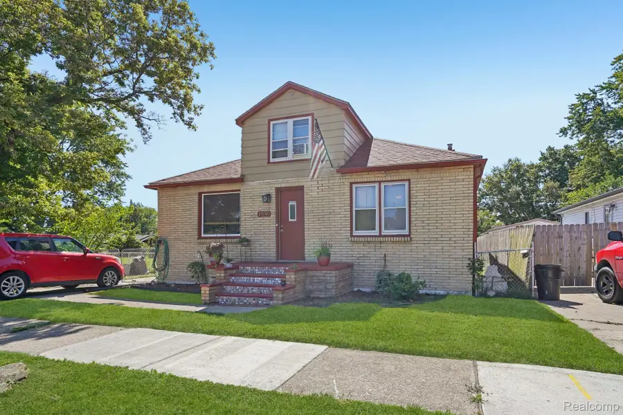 19740 Broadacres Street, Clinton Township, MI 48035 - #2