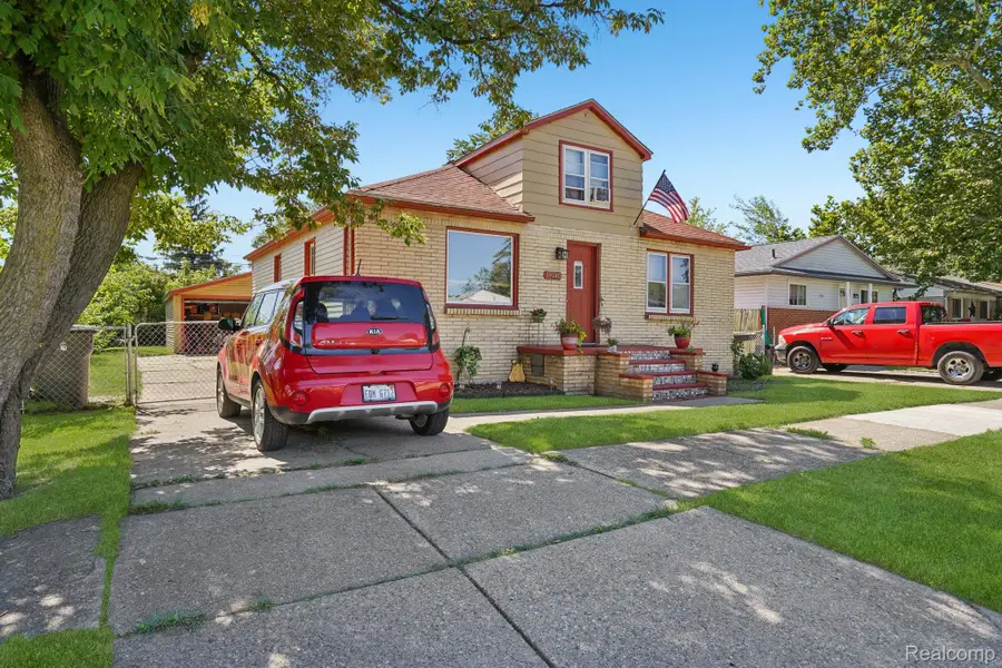 19740 Broadacres Street, Clinton Township, MI 48035 - #3