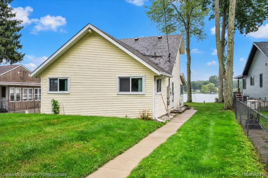 733 Lakeshore Drive, Columbiaville, MI 48421 - #2