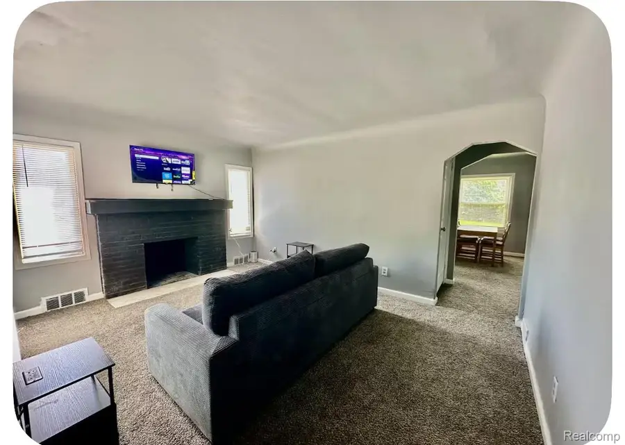 19129 Strasburg Street, Detroit, MI 48205 - #2